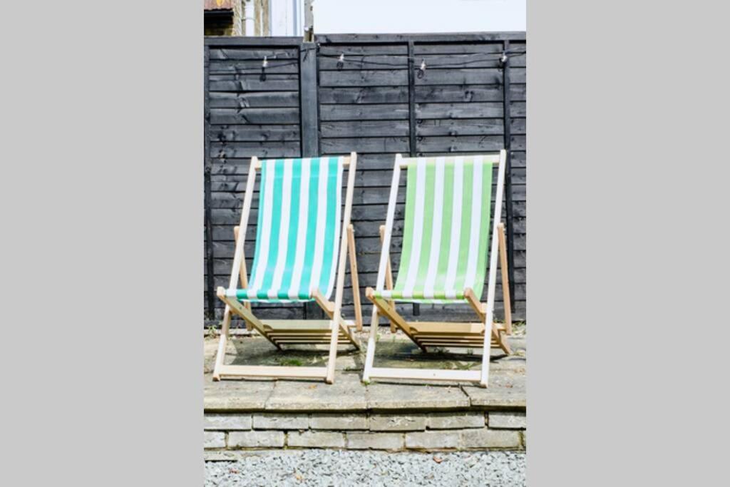 Chic Beach Getaway Маргит Экстерьер фото